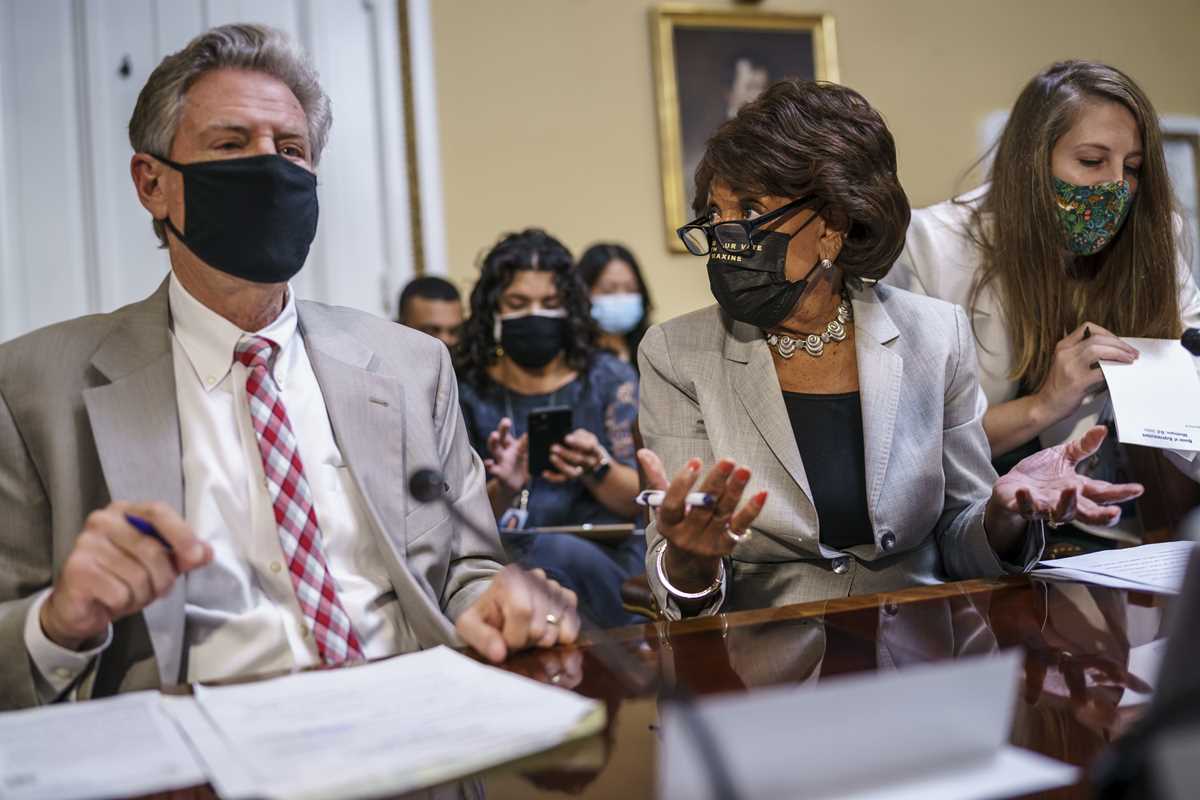 Frank Pallone, Maxine Waters