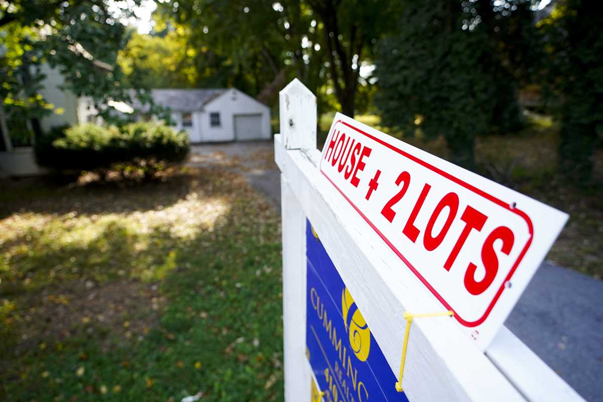 Average long-term mortgage rate falls a fourth straight week