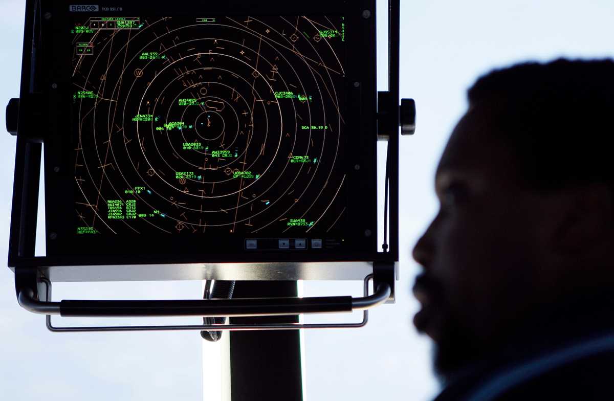 FAA picks 2 firms to replace 612 outdated radar systems that air ...