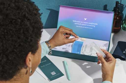 This photo provided by Teal Health in May 2025 shows the company’s Teal Wand self-collection kit fo…