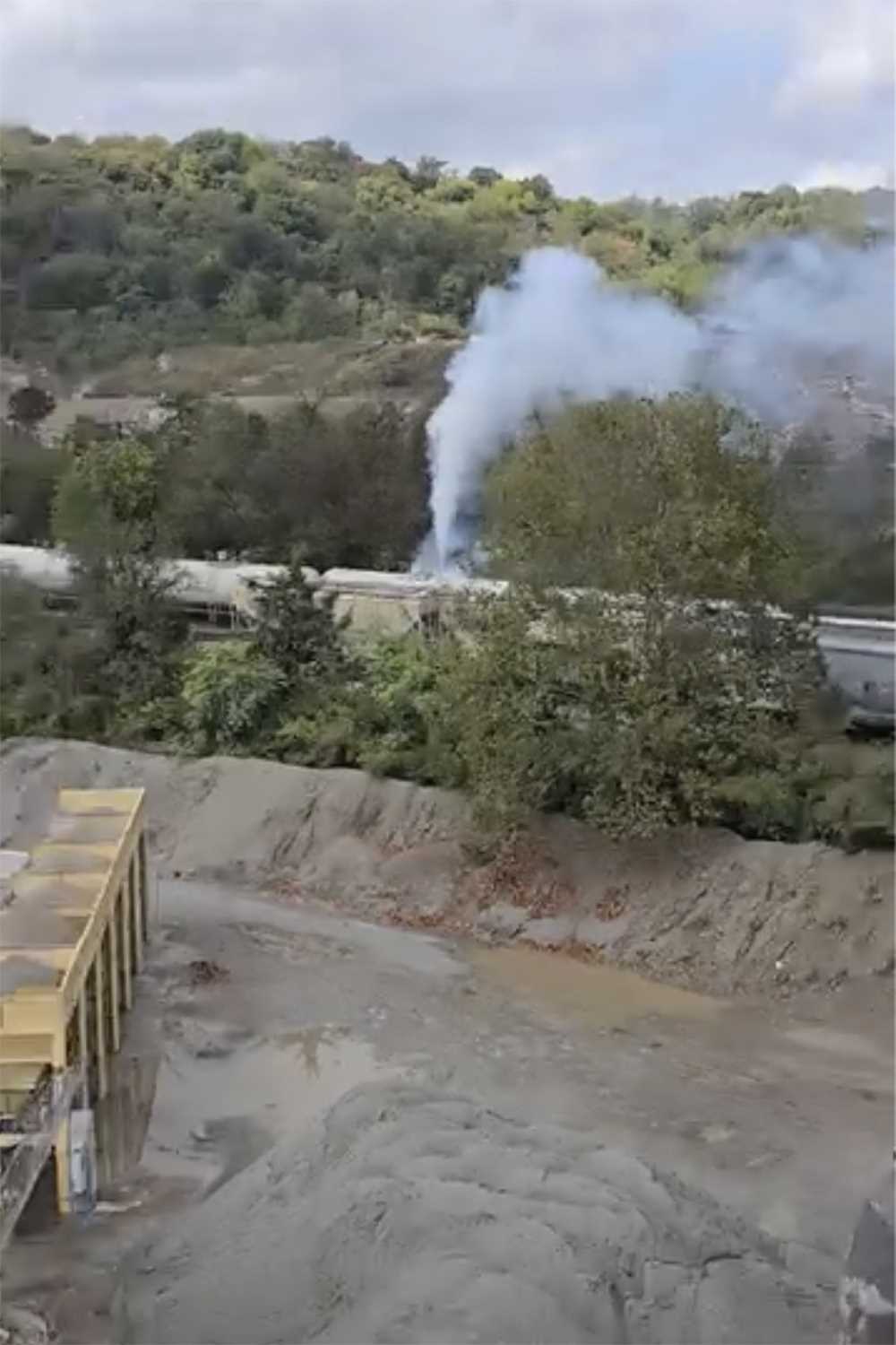 Evacuation order remains in effect for Ohio town where dangerous(02)