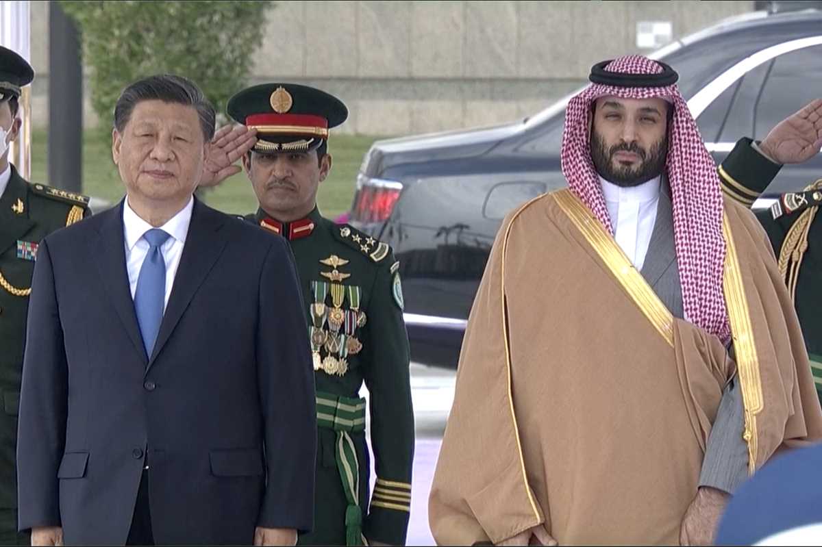 China's Xi at Saudi palace to meet royals on Mideast trip