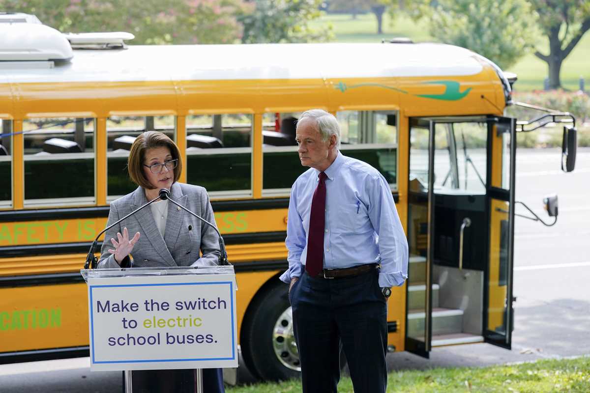 Catherine Cortez Masto, Tom Carper