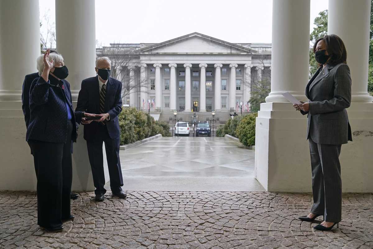 Kamala Harris, Janet Yellen, George Akerlof