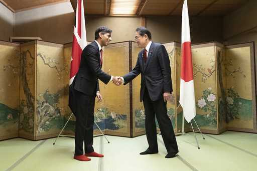 British Prime Minister Rishi Sunak, left, meets Japanese Prime Minister Fumio Kishida ahead of thei…