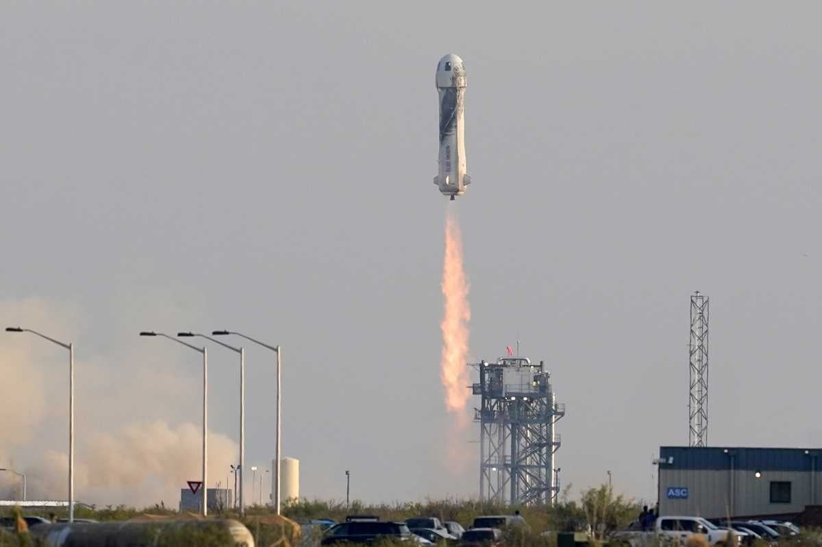 Jeff Bezos blasts into space on own rocket: 'Best day ever ...