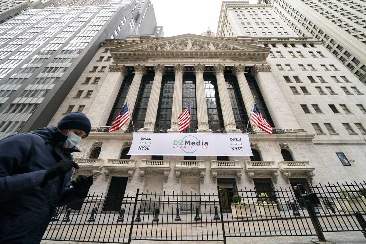 Tech Sector Resilience Amid Geopolitical Volatility Tech Sector Resilience Amid Geopolitical Volatility