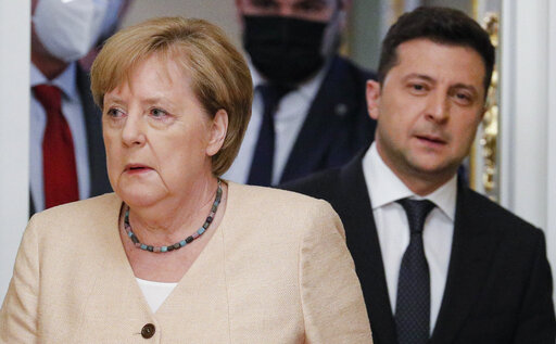 Merkel, Ukrainian leader discuss peace efforts, gas pipeline