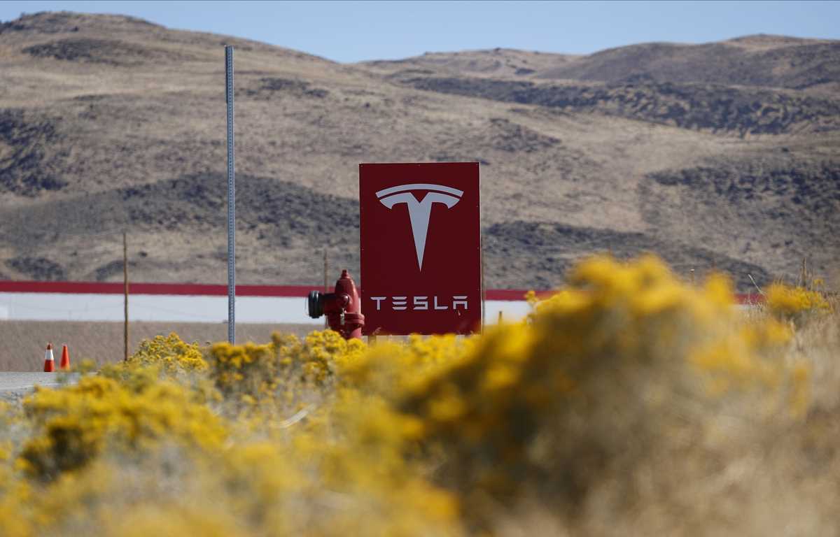 tesla-requests-over-300-million-in-tax-breaks-for-nevada-expansion