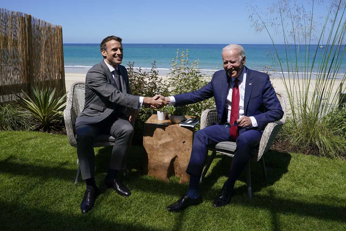 Joe Biden, Emmanuel Macron