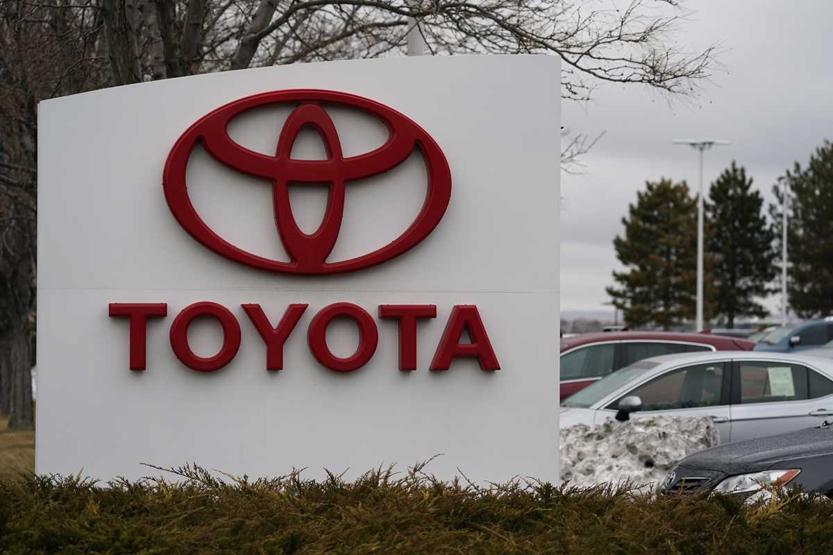 toyota logo