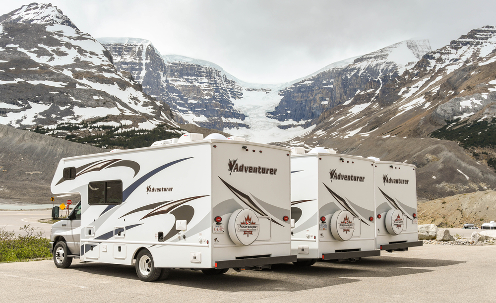 RVs against the mountains: Learn more about RV stocks