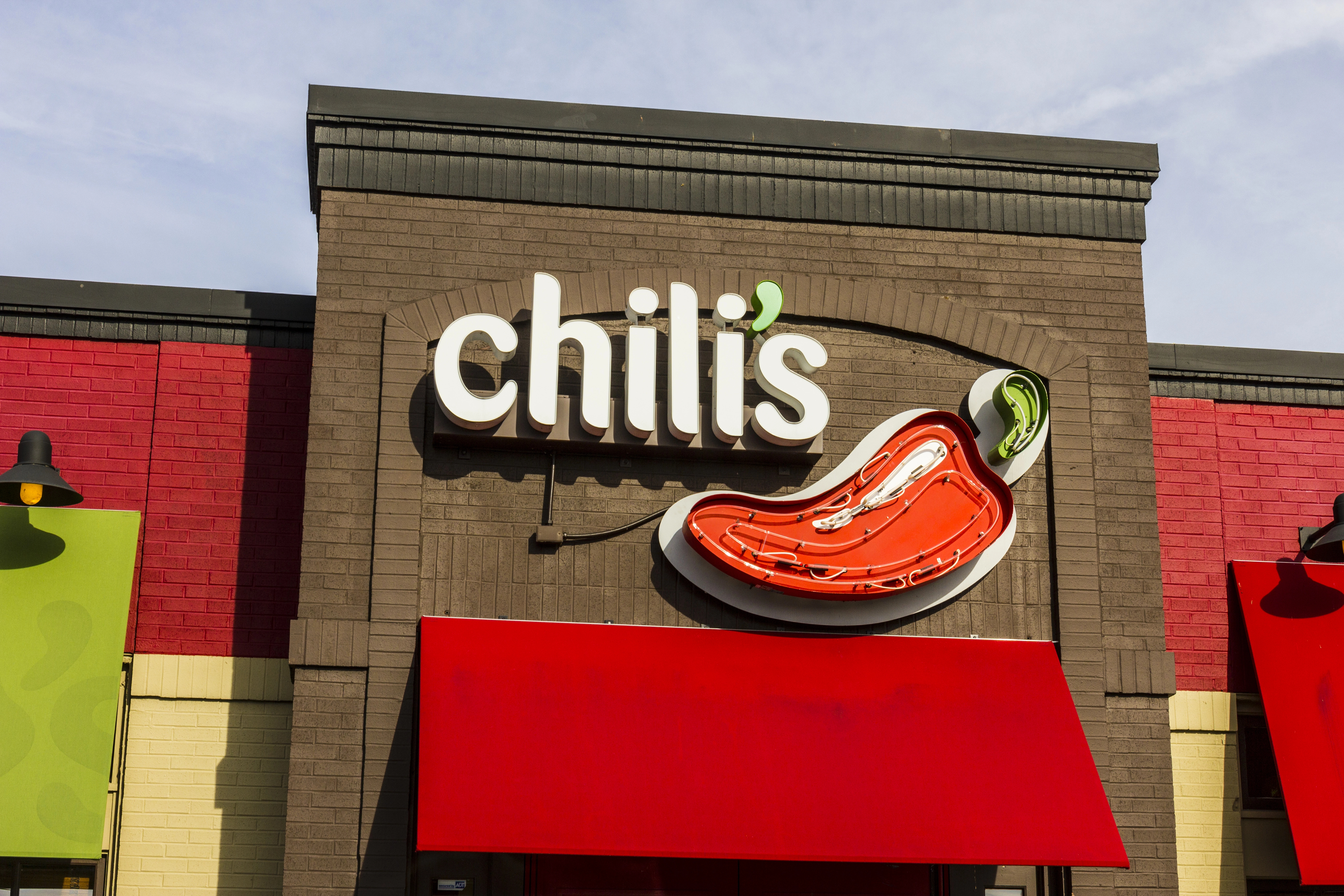 photo of outside of chili's bar and grill restaurant