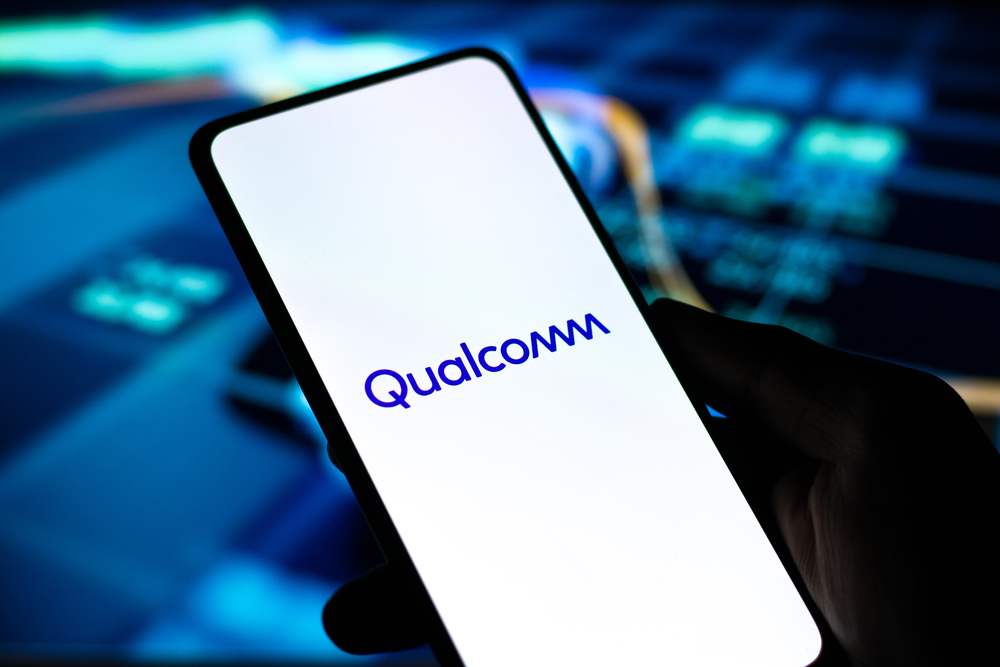 qualcomm logo on smartphone screen
