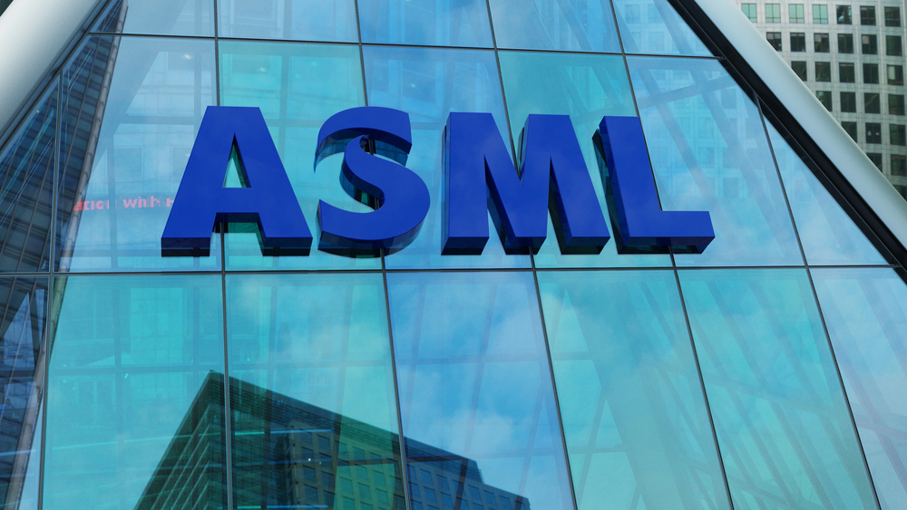 ASML modern urban tower downtown offices corporation stocks market editorial — Stock Editorial Photography