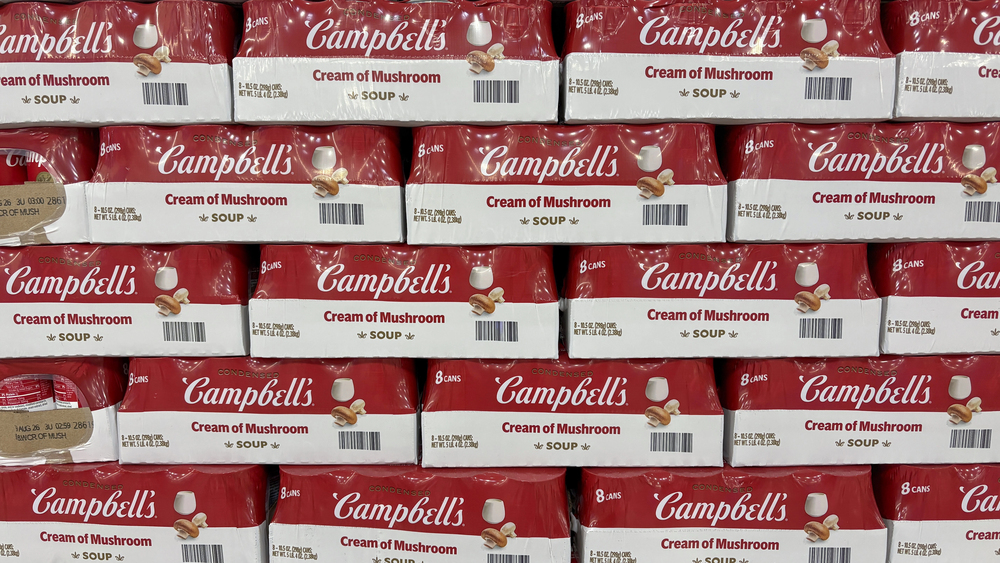 Indianapolis - November 26, 2024: Campbell's Cream of Mushroom Soup display. With a grilled cheese sandwich, Campbell's Soup is the ultimate comfort food. — Stock Editorial Photography