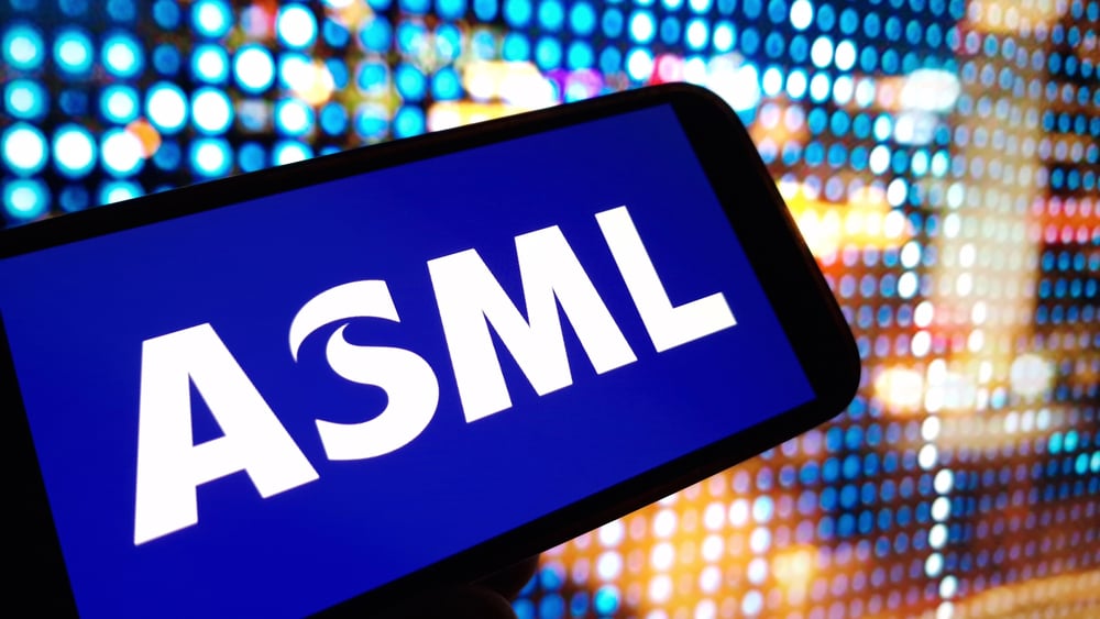 Asml Headlines ASML Holding: Is This Correction the Perfect Buy Signal?