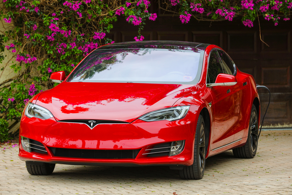 Tesla Model s charging at home — Stock Editorial Photography