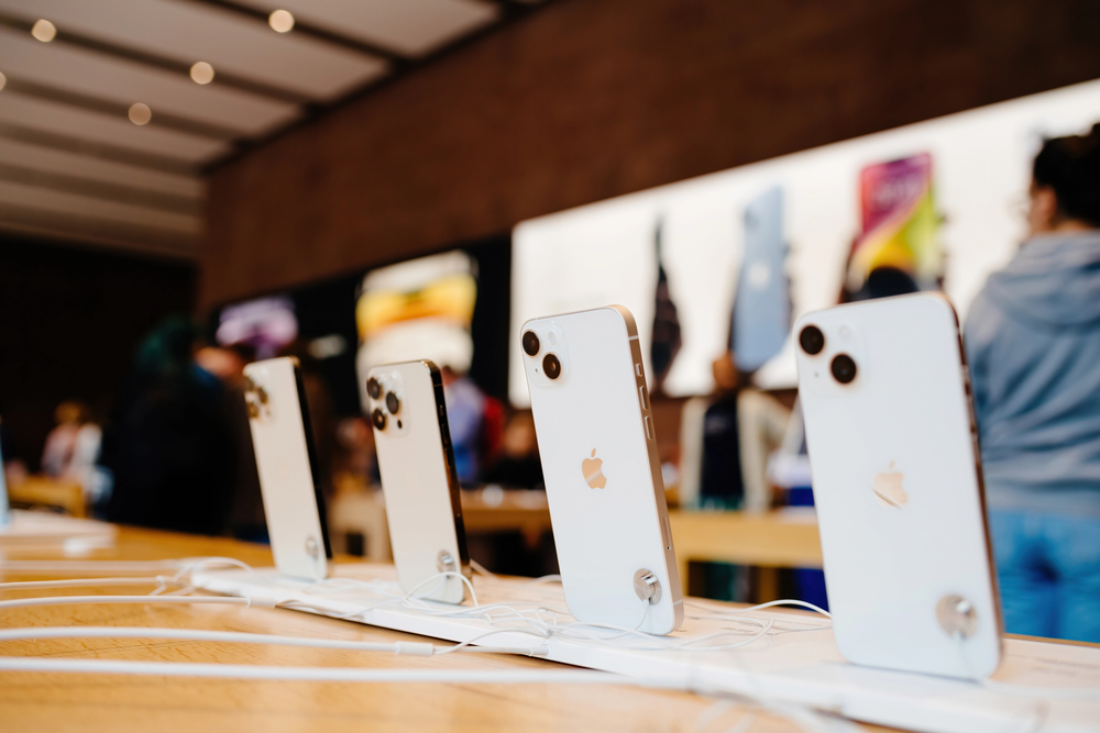 Apple iPhones in store