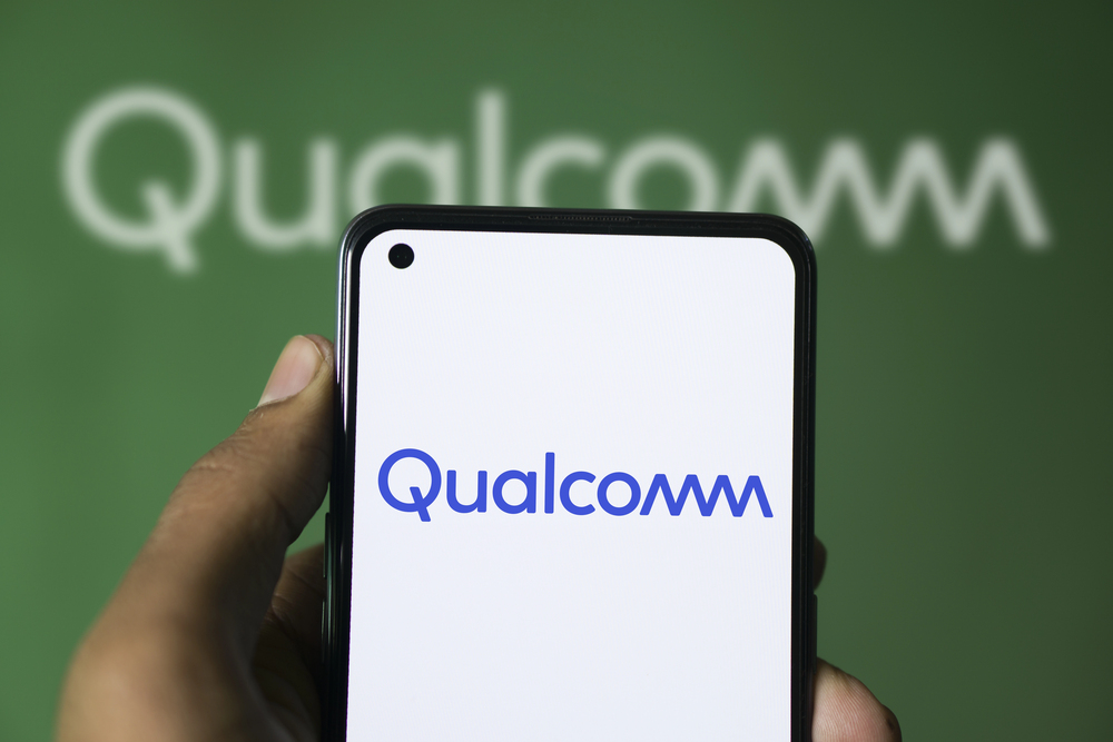 Qualcomm's Earnings: 2 Reasons to Buy, 1 to Stay Away