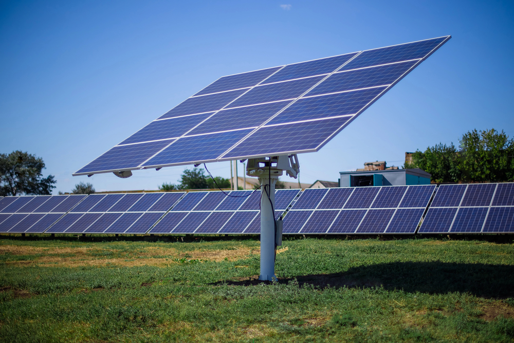 The solar panel is on the tracker — Photo