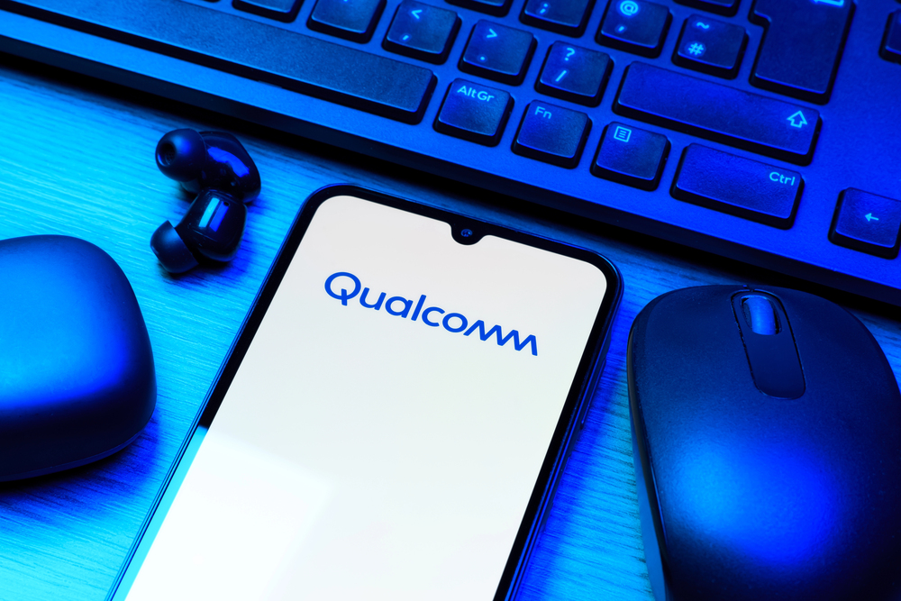 qualcomm logo on smartphone screen