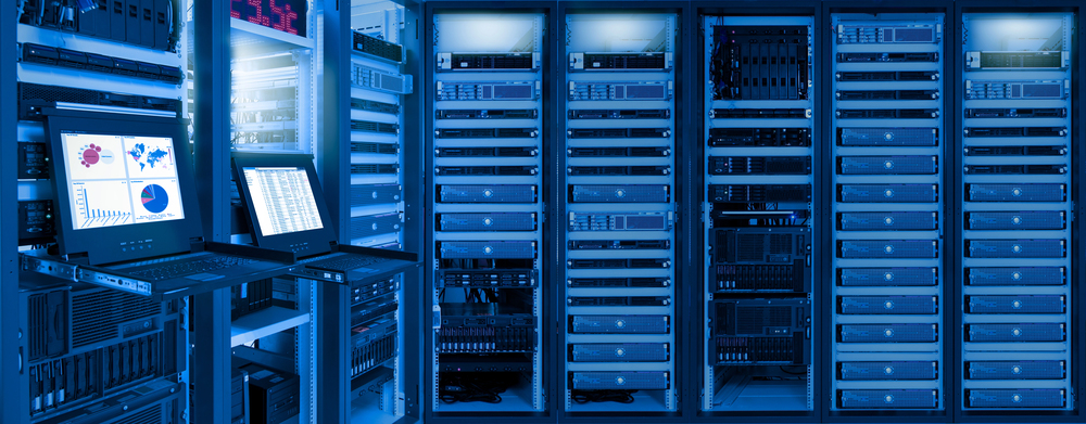 Monitor show information of network traffic and status of devices in data center room — Photo