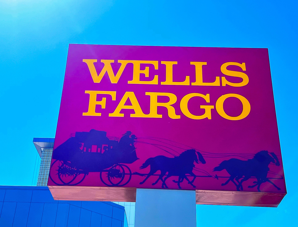 Closeup view of a Wells Fargo sign — Stock Editorial Photography