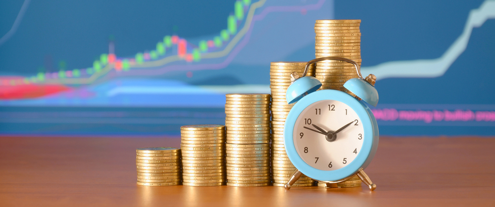 Time for savings money concept, banking and business idea — Photo