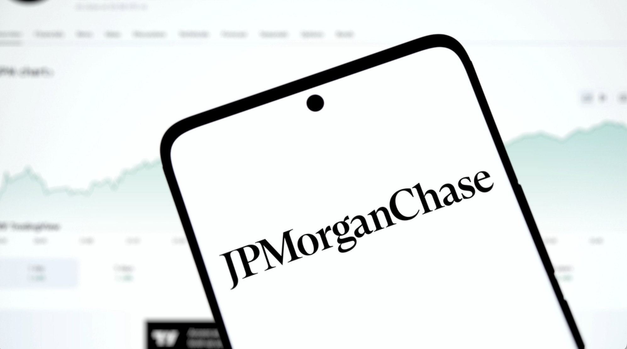 Dhaka, Bangladesh- 25 Dec 2024: JPMorganChase logo is displayed on smartphone. — Stock Editorial Photography