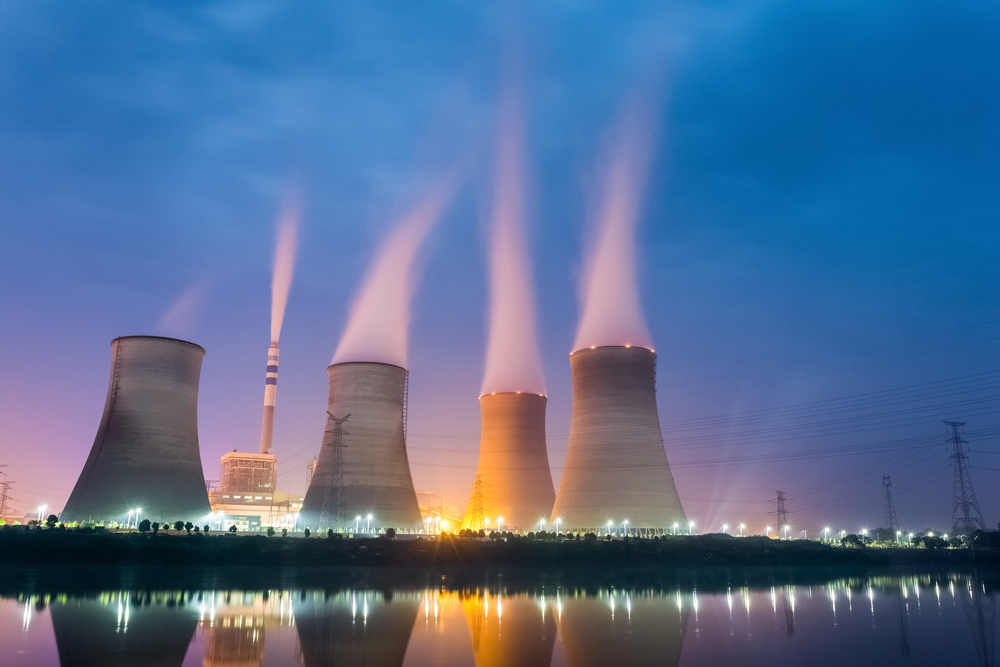 Power plant at night — Photo