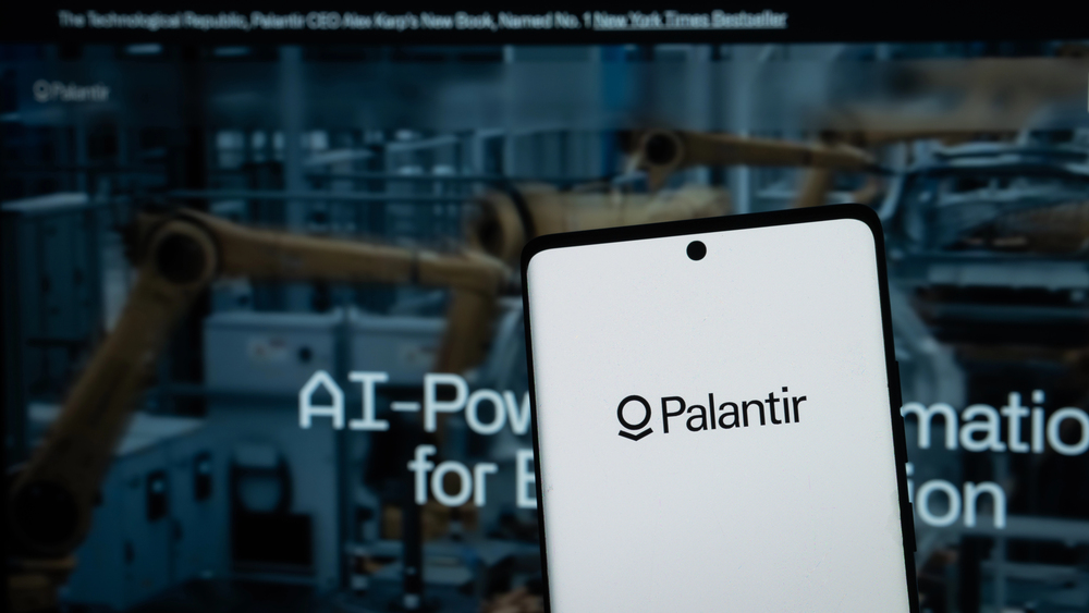 Dhaka, Bangladesh 04 May 2025: Palantir company logo on the screen of smartphone. — Stock Editorial Photography