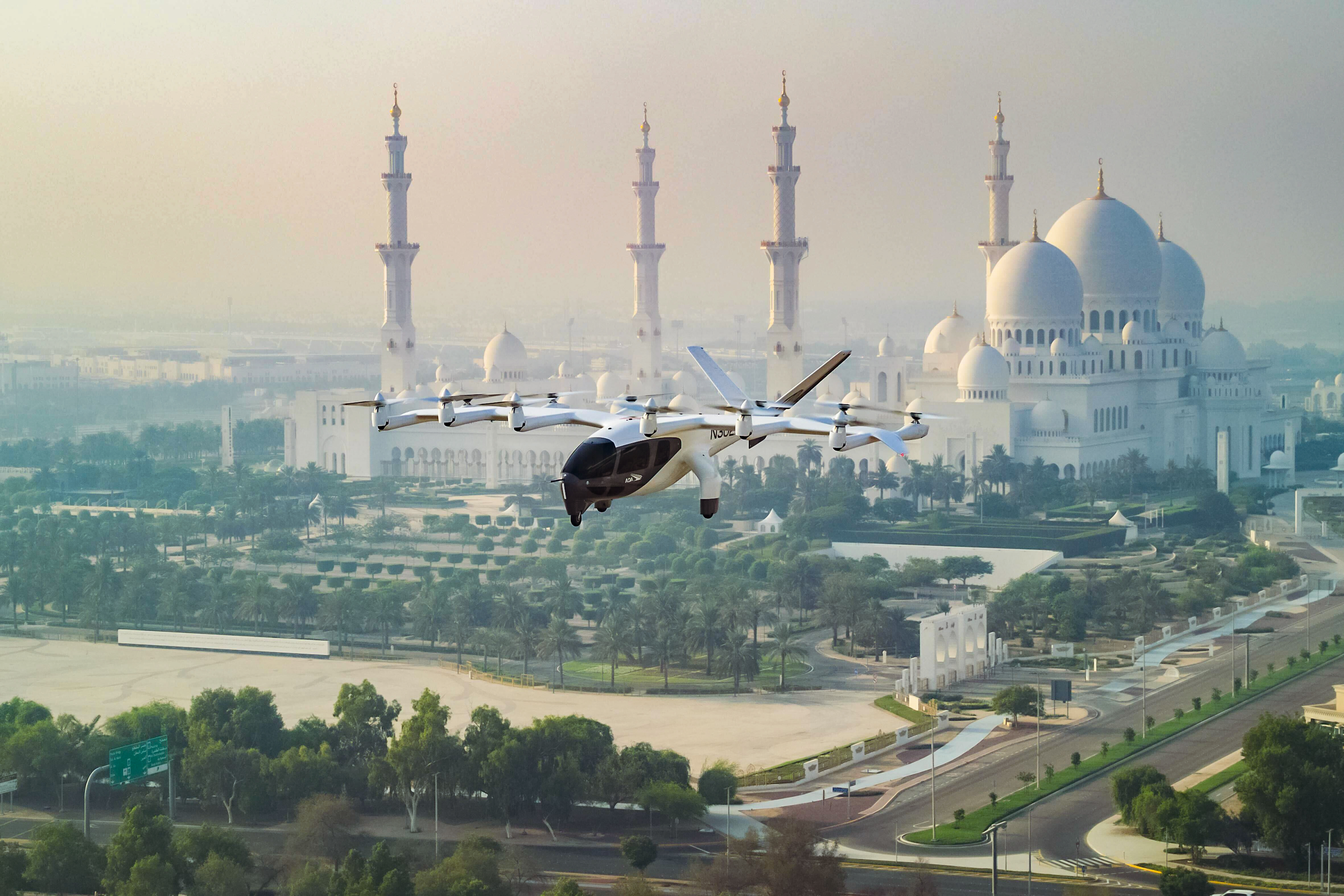  Archer's Midnight aircraft flying at Al Bateen Executive Airport in Abu Dhabi - Source: Archer Aviation News