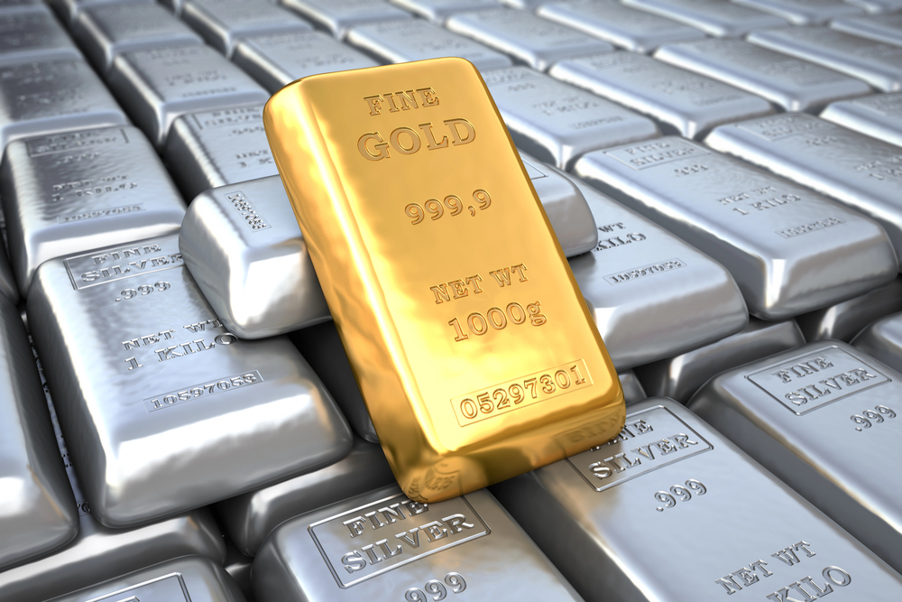 Silver ingot and gold bullion. Finance illustration — Photo