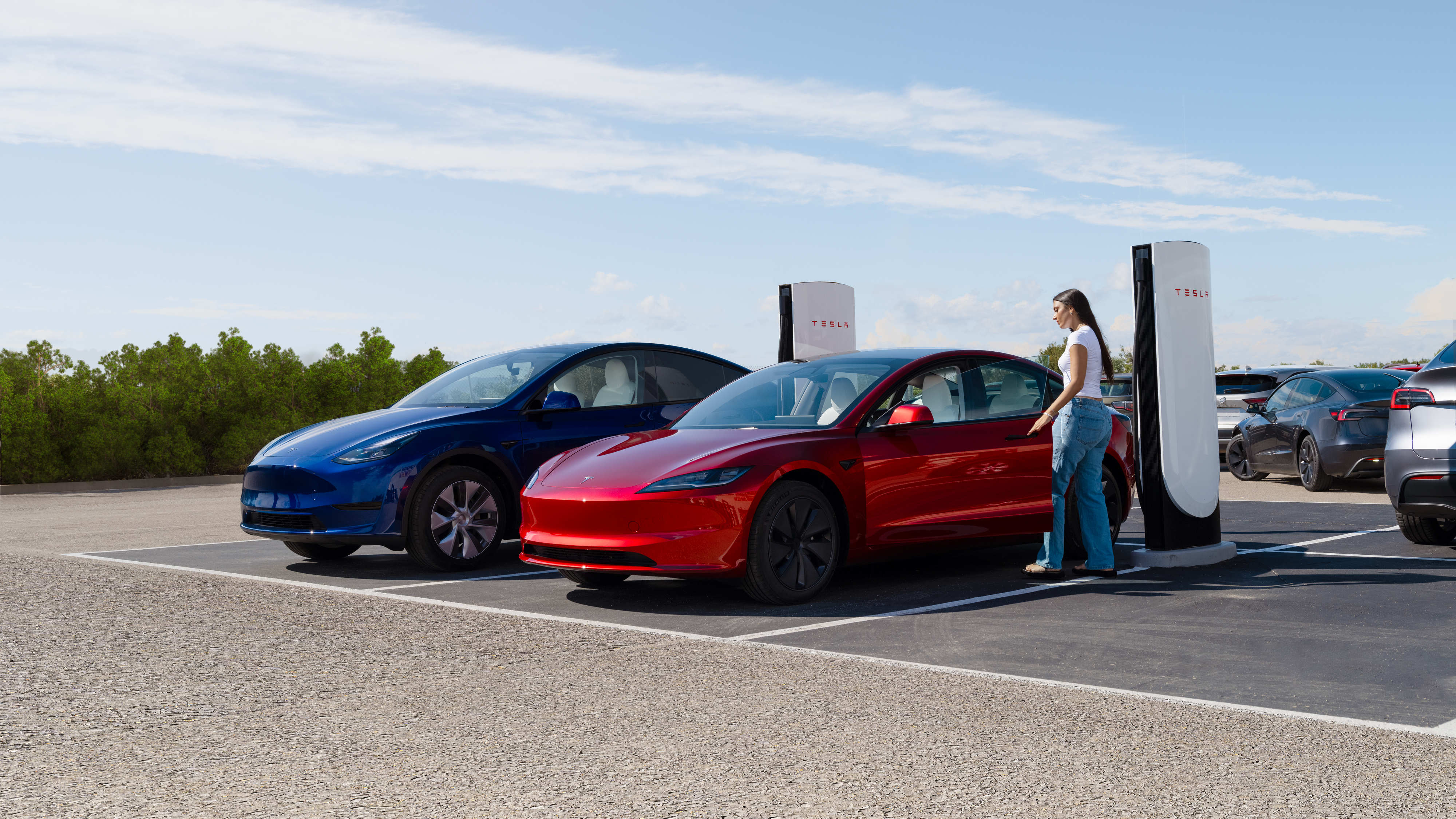 Tesla v4 supercharger - Tesla media gallery 