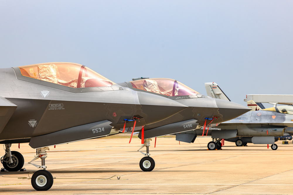 Lockheed Martin f35 lightning ii multirole strike fighter at airshow