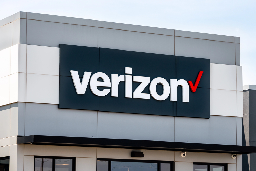 Verizon Sign on building 