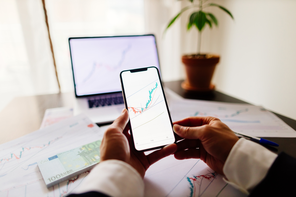 Dividend Stocks Ex-Date vs. Date of Record: What&rsquo;s the Difference?