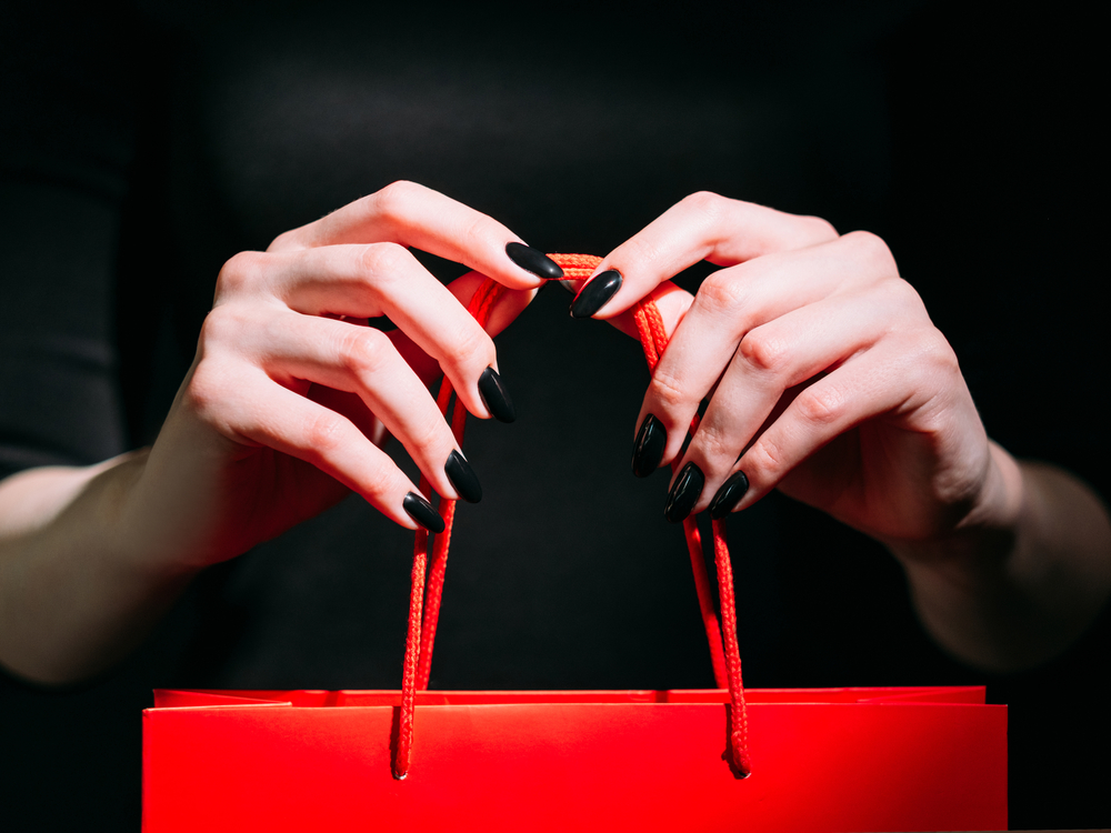 Which Stocks Are Black Friday, Cyber Monday Winners & Losers?