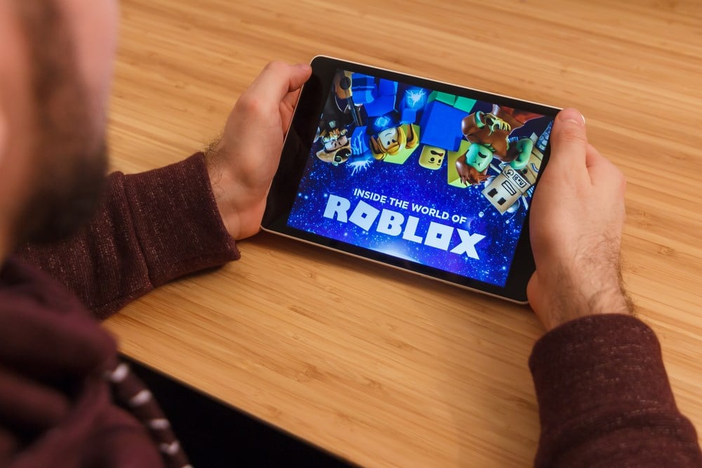 Roblox Shares Drop as Videogame Platform's Costs Rise - WSJ