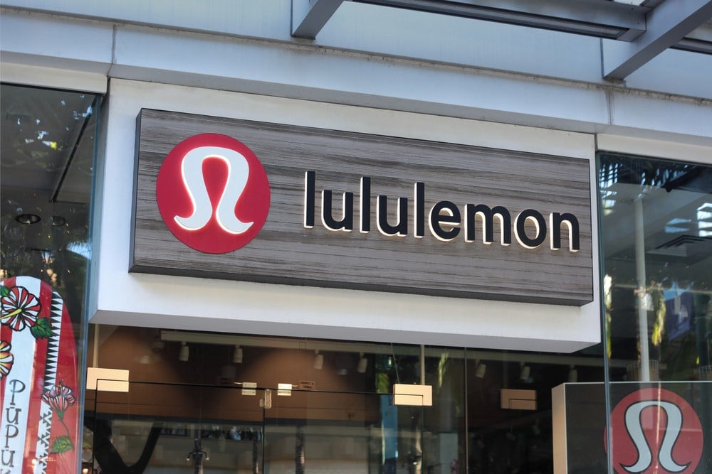 Lululemon stock price storefront 