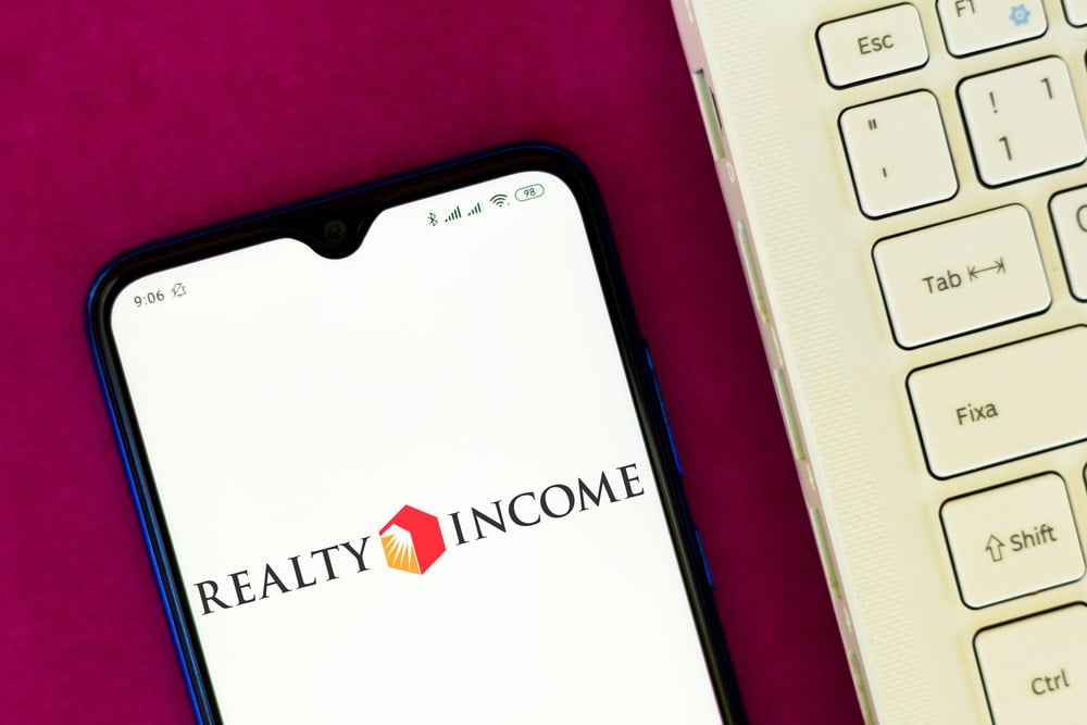 Realty Income dividend outlook 