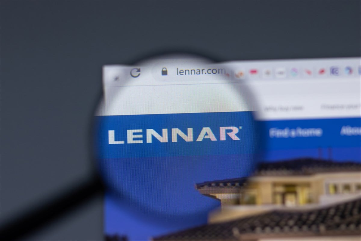 Lennar stock price 