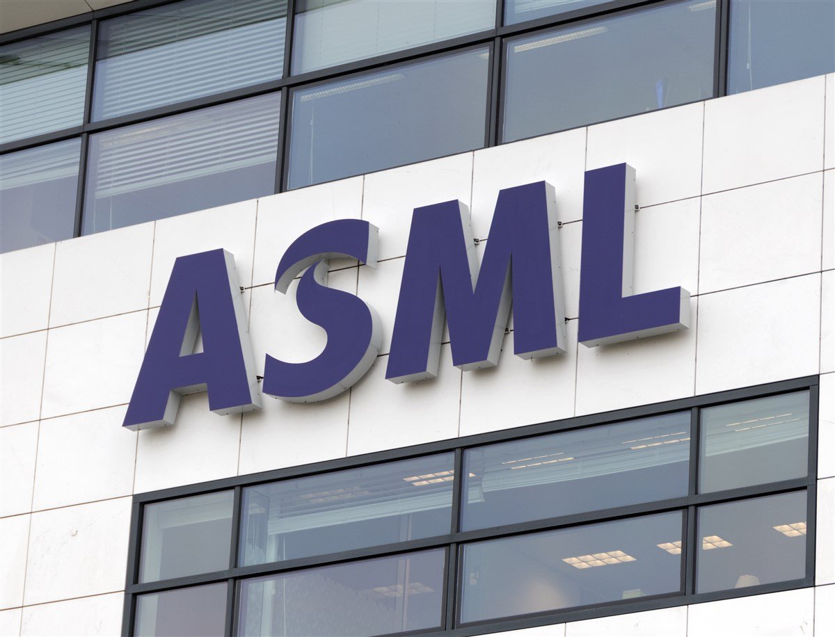 photo of asml logo on office building