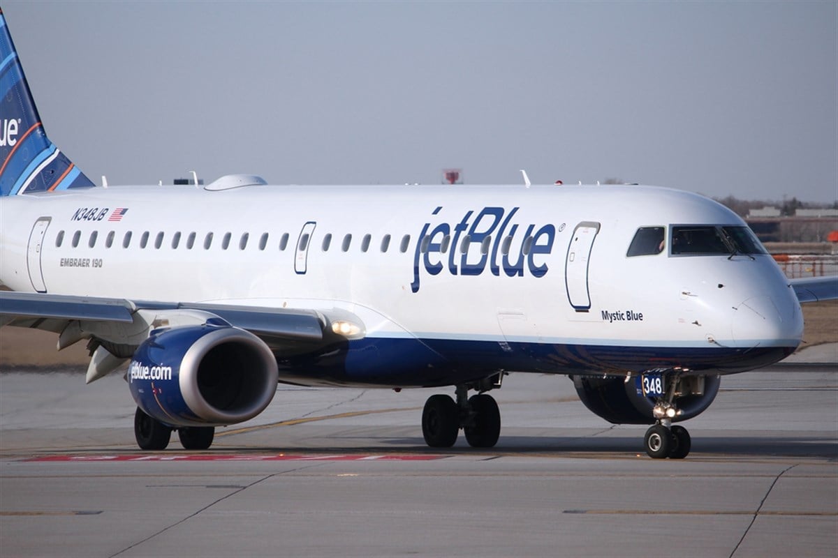 JetBlue jet image