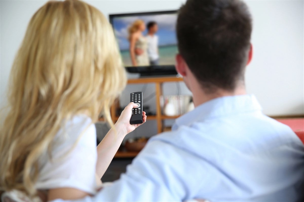 Image of a couple using Roku