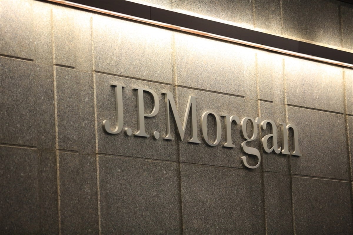 JPMorgan insider stock sale 