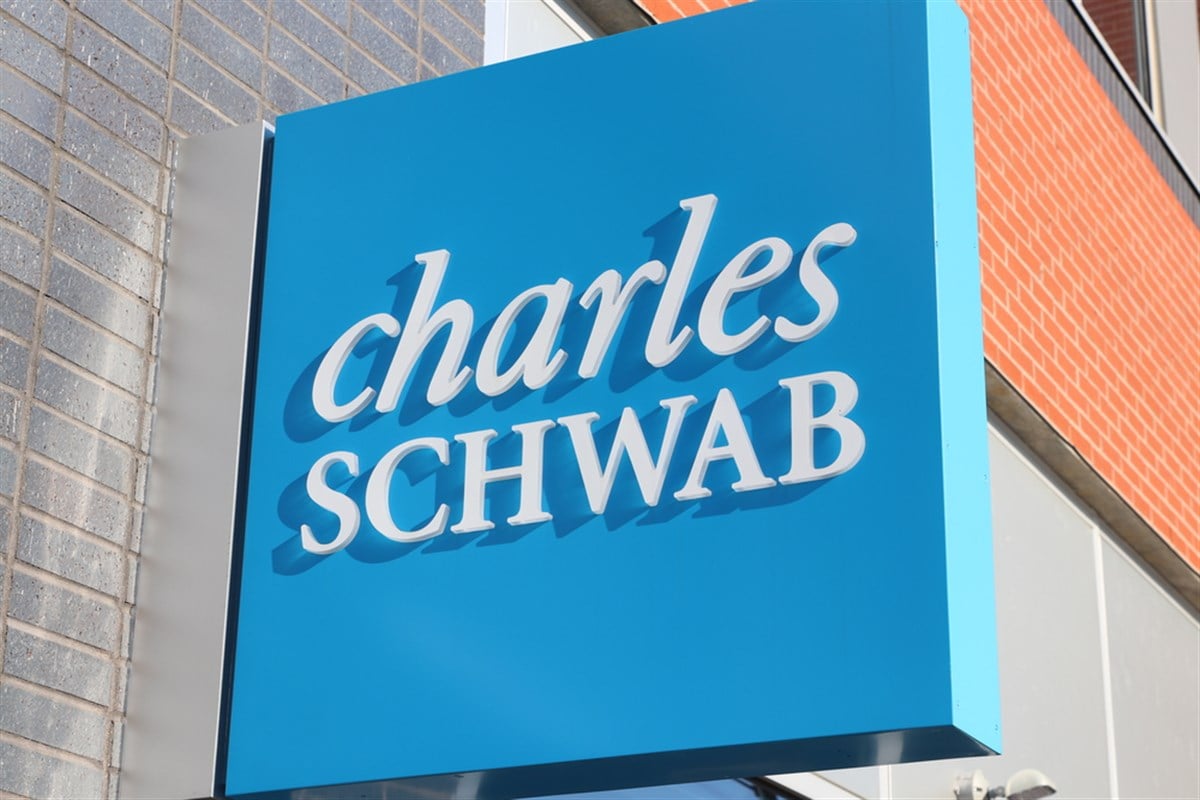 Charles Schwab Strengthens Its Uptrend Following EPS Beat