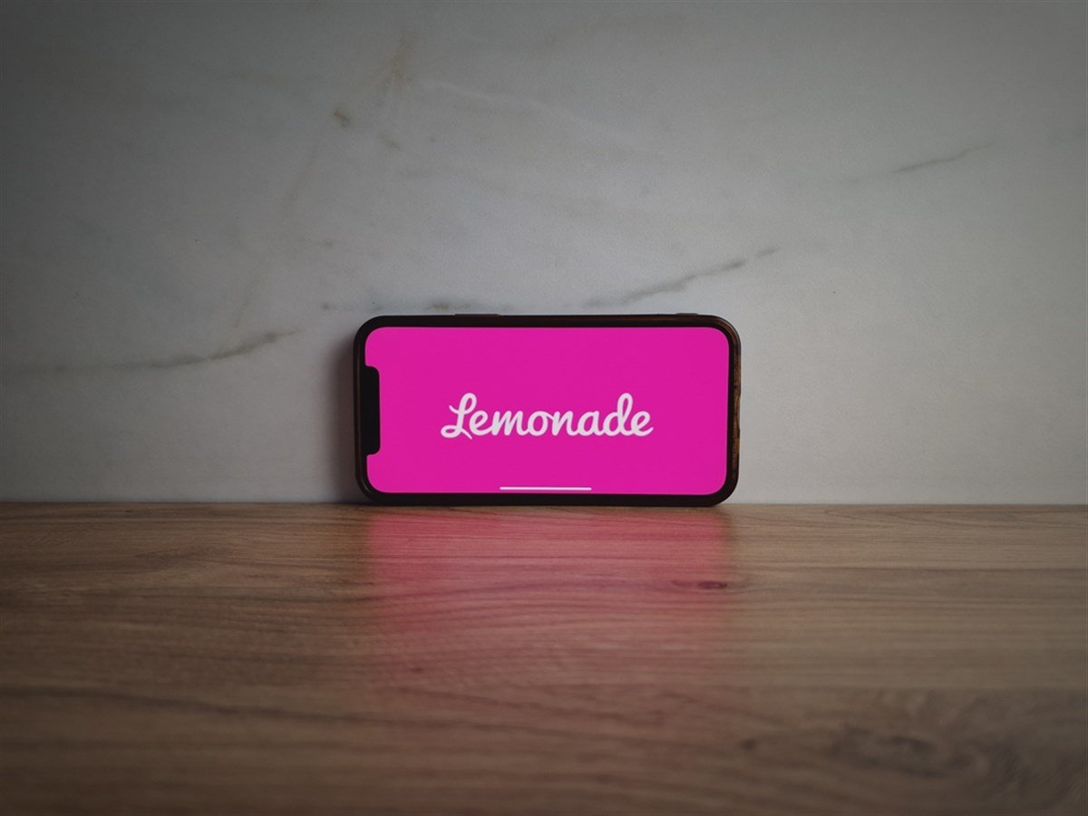 Lemonade Inc insurance company logo 