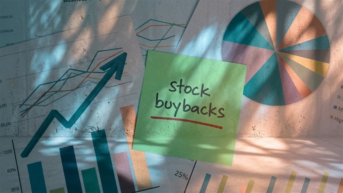 A green sticky note labeled